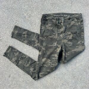 American Eagle green camo high-rise jegging crop jeans next level stretch Size 2